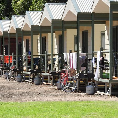 Victoria Lake Holiday Park Shepparton Bagian luar foto