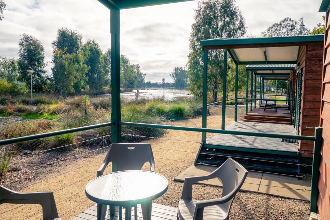 Victoria Lake Holiday Park Shepparton Bagian luar foto