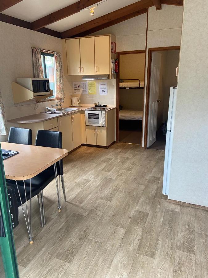 Victoria Lake Holiday Park Shepparton Bagian luar foto