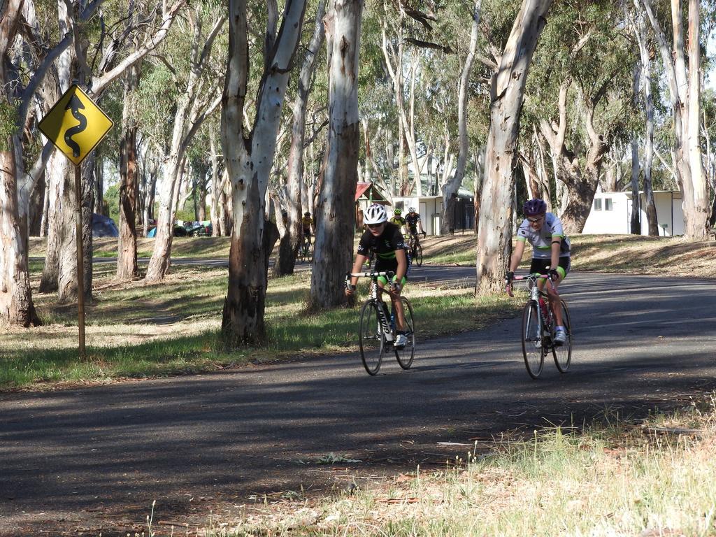 Victoria Lake Holiday Park Shepparton Bagian luar foto