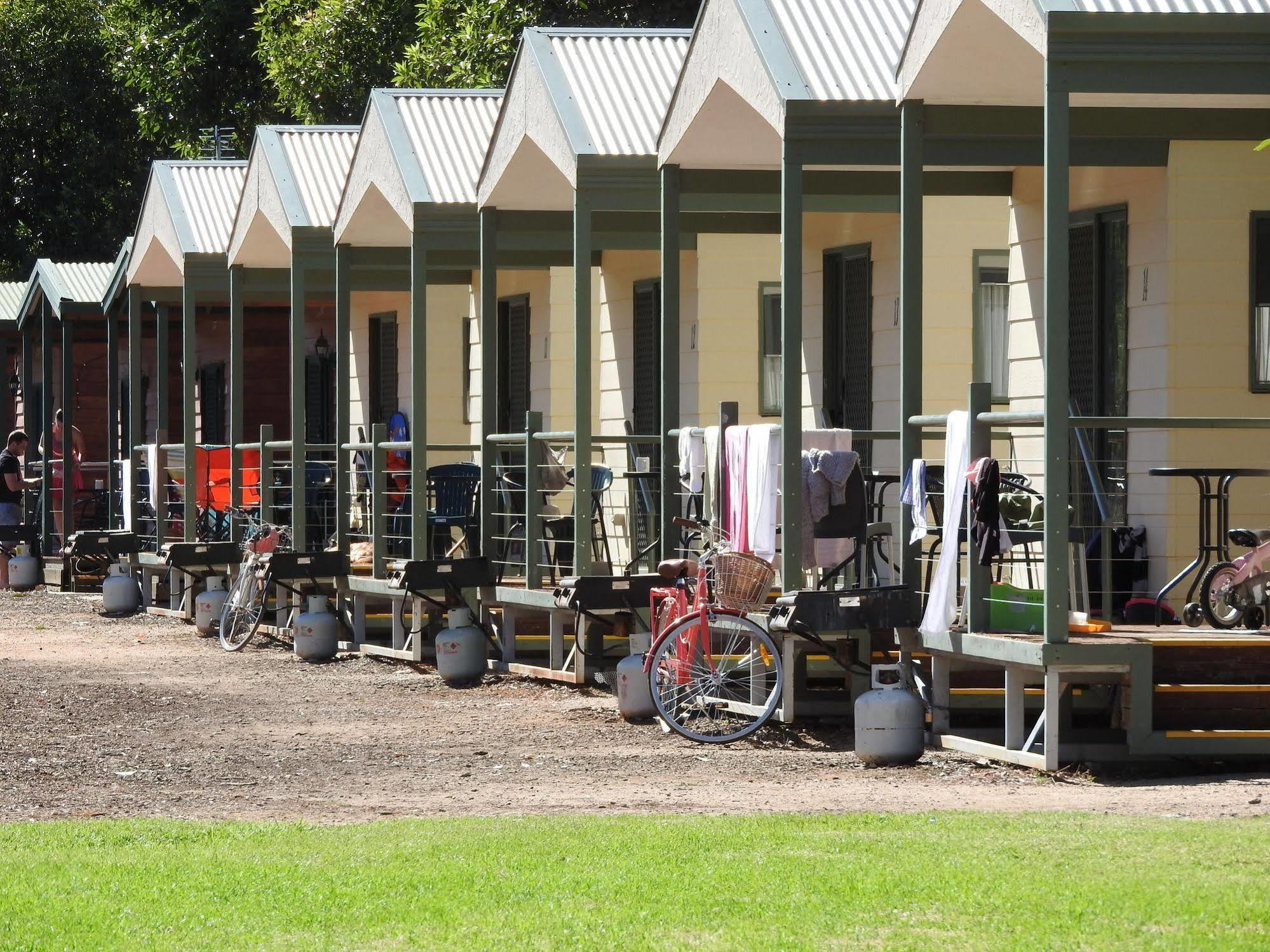 Victoria Lake Holiday Park Shepparton Bagian luar foto